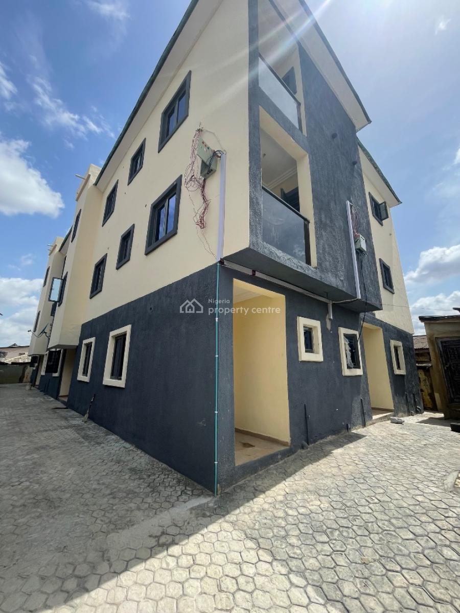 Modern Mini Flat with Balcony, Off Akilo Ikeja Lagos, Ikeja, Lagos, Mini Flat (room and Parlour) for Rent