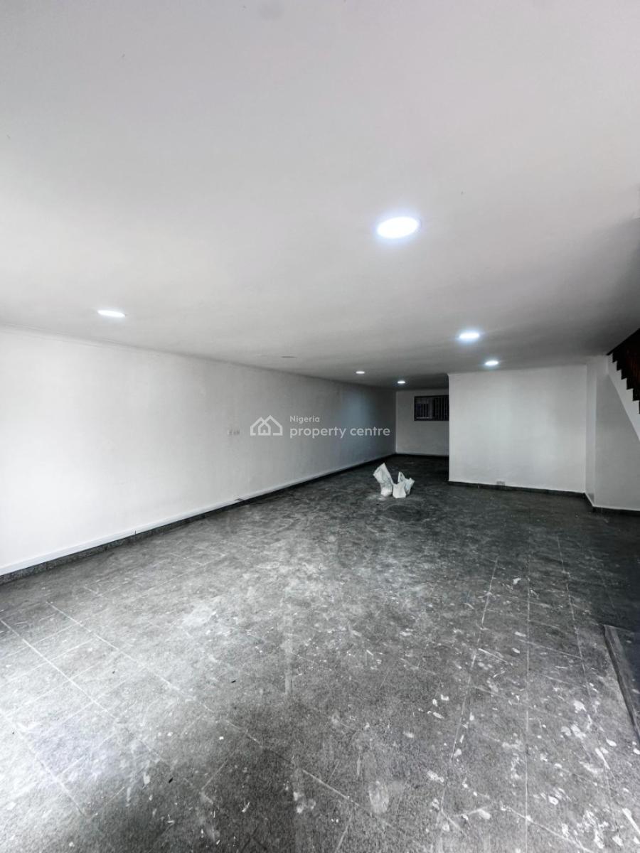 a Well Capacious 4 Bedroom Private Terraced  Duplex with Bq, Lekki Phase 1, Lekki, Lagos, Terraced Duplex for Sale