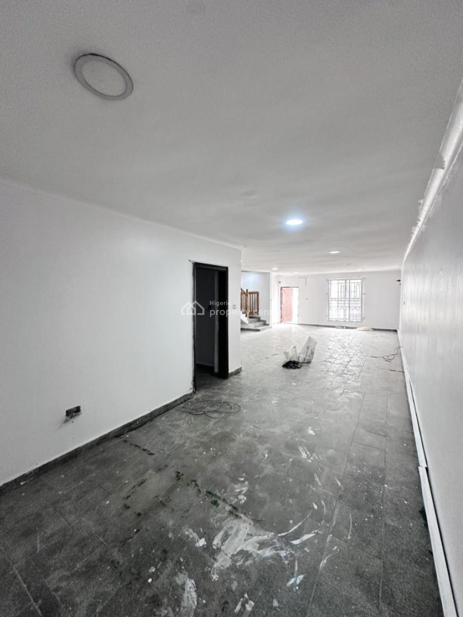 a Well Capacious 4 Bedroom Private Terraced  Duplex with Bq, Lekki Phase 1, Lekki, Lagos, Terraced Duplex for Sale