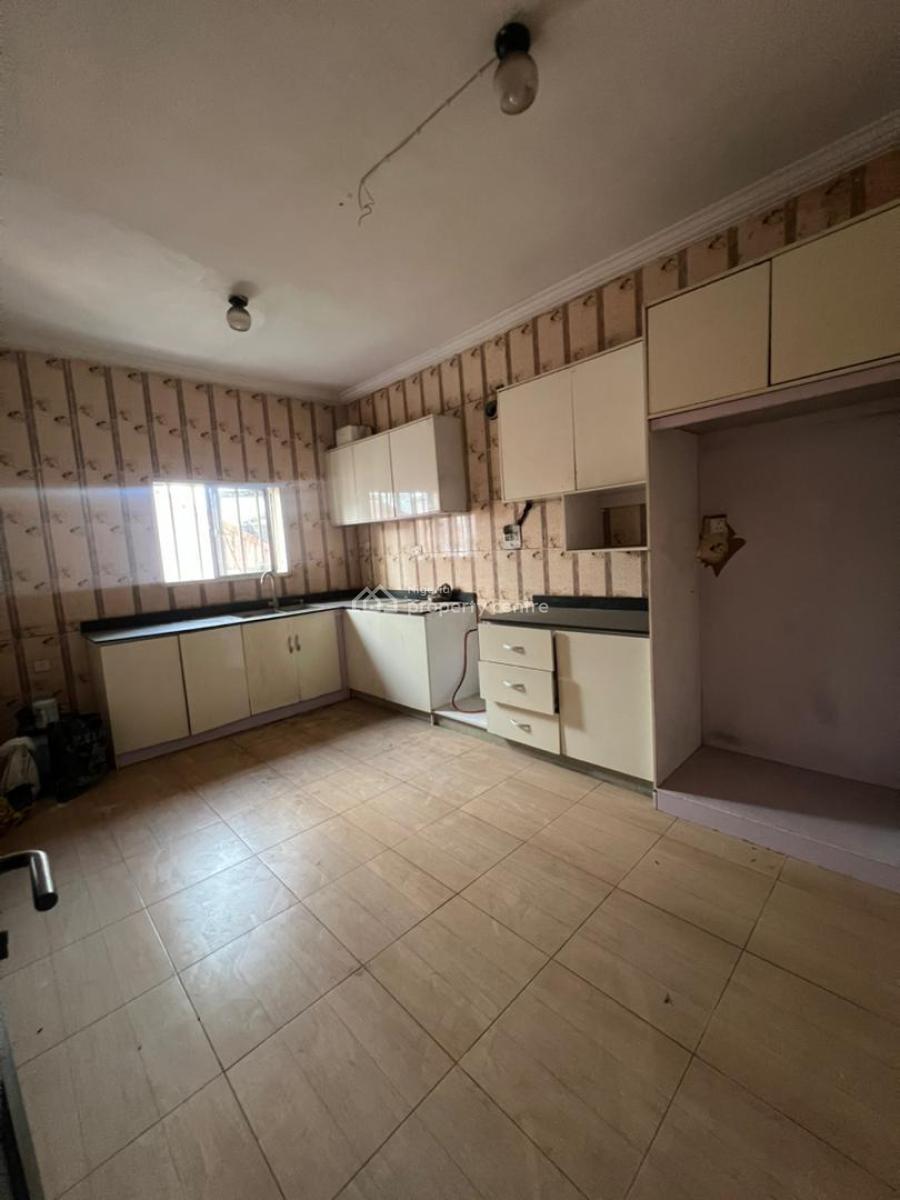 Spacious 3bedroom Terrace with Bq Fully Serviced, Secured Estate, Osapa, Lekki, Lagos, Terraced Duplex for Rent