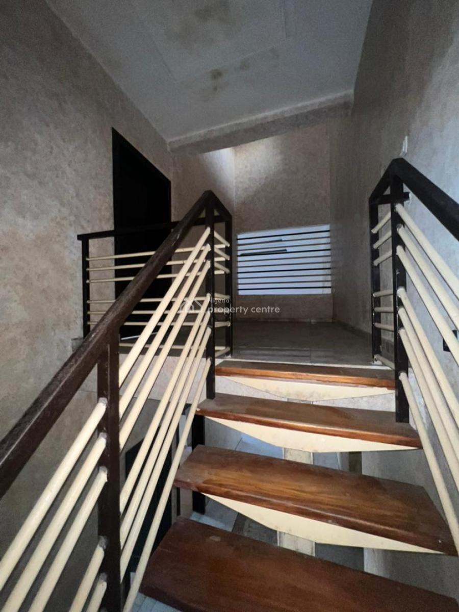 Spacious 3bedroom Terrace with Bq Fully Serviced, Secured Estate, Osapa, Lekki, Lagos, Terraced Duplex for Rent