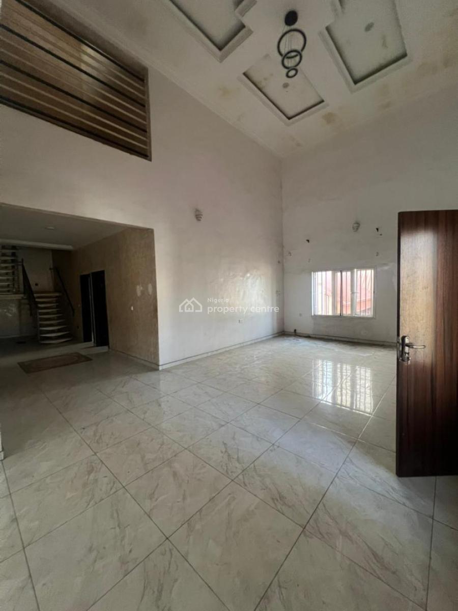 Spacious 3bedroom Terrace with Bq Fully Serviced, Secured Estate, Osapa, Lekki, Lagos, Terraced Duplex for Rent