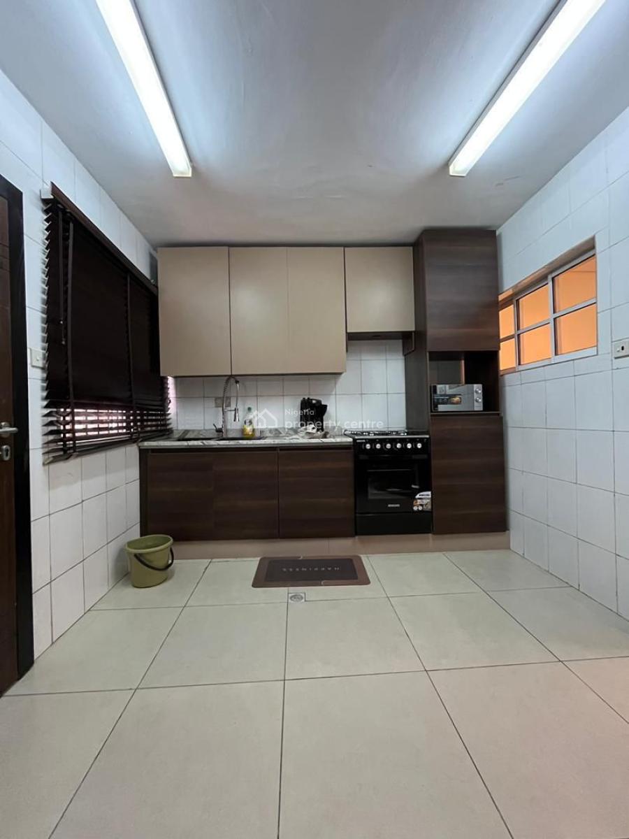 4 Bedroom Townhouse, Gbagada, Lagos, House for Sale