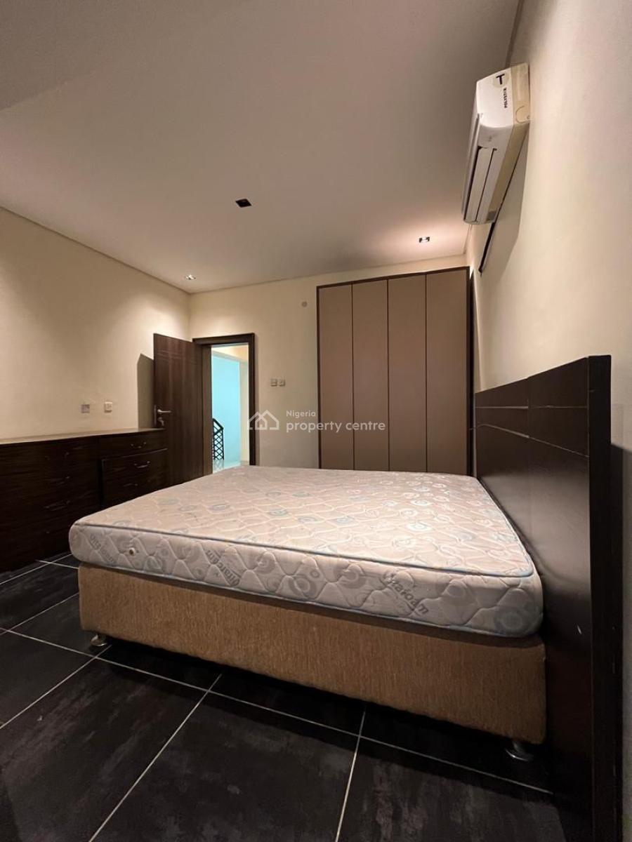 4 Bedroom Townhouse, Gbagada, Lagos, House for Sale