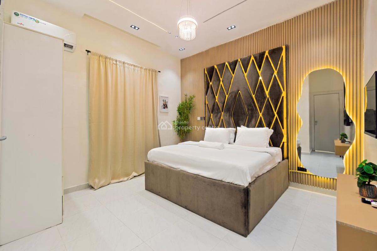 Luxury 1 Bedroom Apartment with Pool, Gym & Ps5, En-suite Rooms, Housekeeping, Parking Space, Comfortable Stay, Ikate, Lekki, Lagos, Flat / Apartment Short Let
