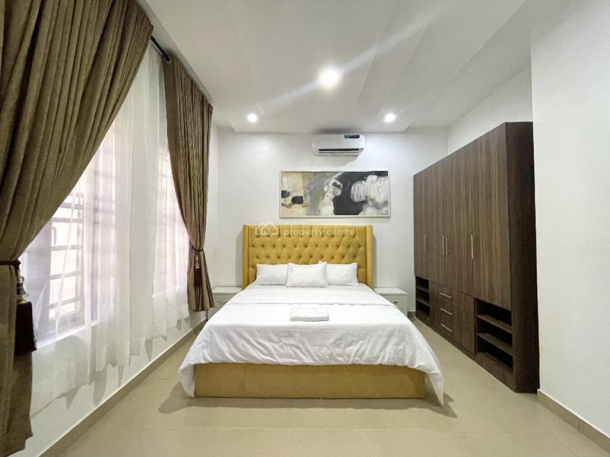 Deluxe 3 Bedroom Apartment with Speedy Wi-fi, 24/7 Power & Parking Spa, Fully Equipped Kitchen, 24/7 Security, Comfortable Stay, Lekki Phase 1, Lekki, Lagos, Flat / Apartment Short Let