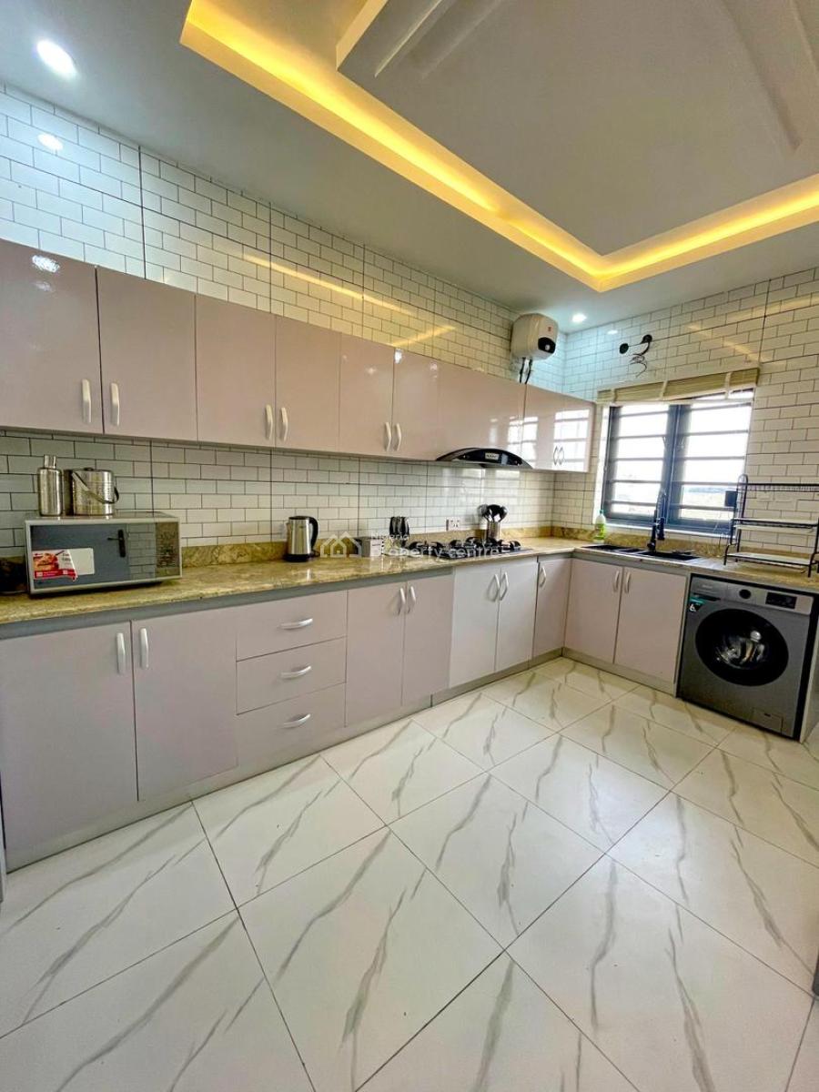 Luxury 5bedroom En-suite Apartment with Lounge, Speedy Wi-fi & Snooker, Tennis, Jacuzzi, Parking Space, Housekeeping,orchid Road, Lekki, Lagos, House Short Let