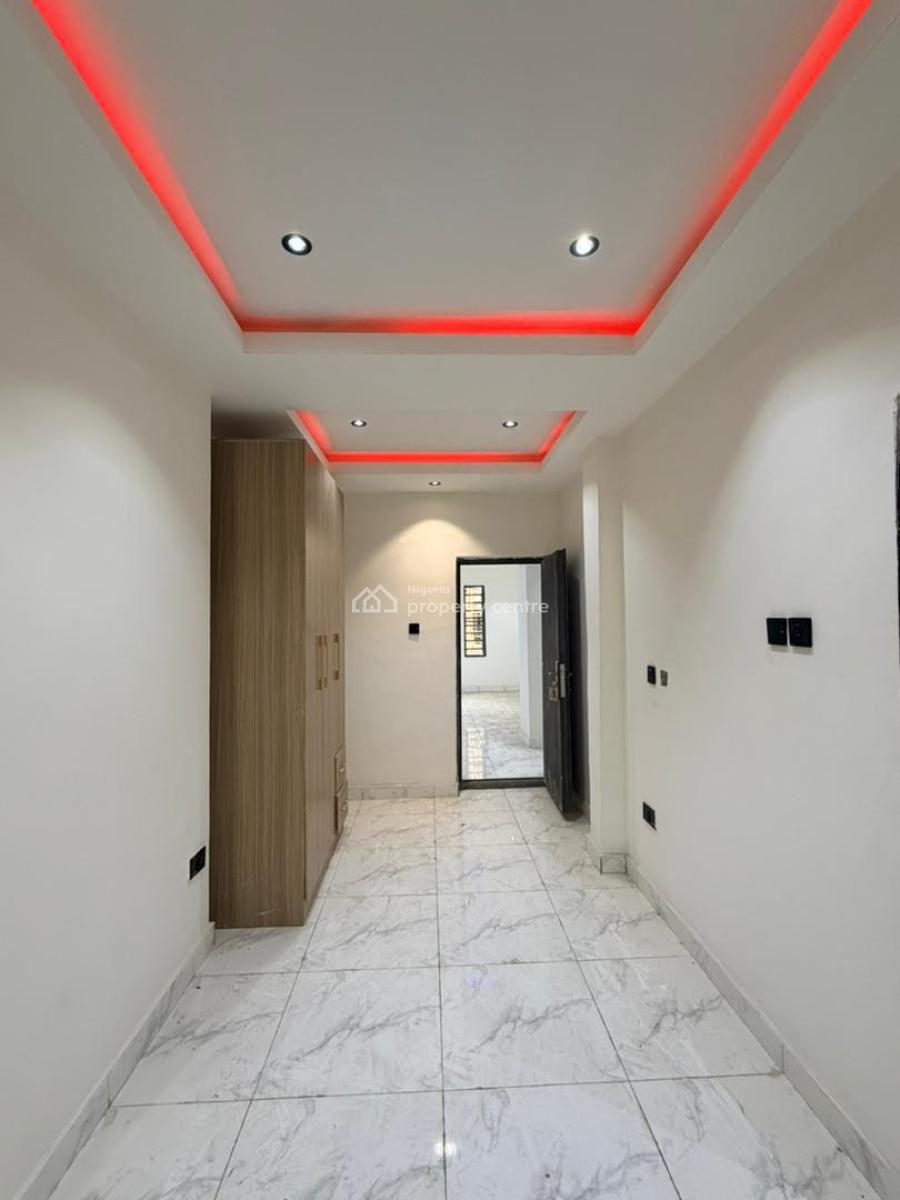 Exquisitely Built 3 Bedroom Apartment in a Gated Estate, Close to Gbagada General Hospital, Gbagada, Lagos, Block of Flats for Sale