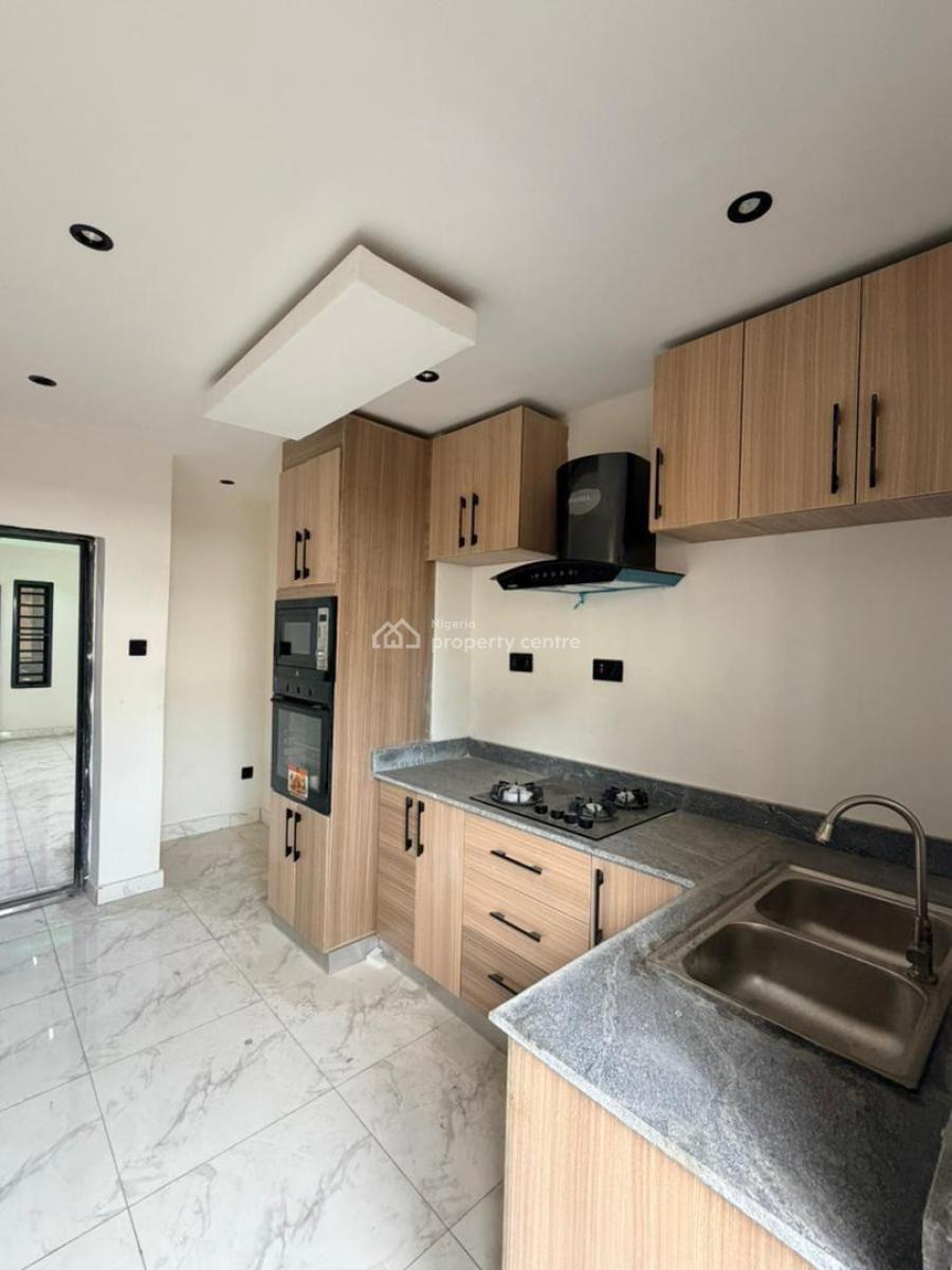 Exquisitely Built 3 Bedroom Apartment in a Gated Estate, Close to Gbagada General Hospital, Gbagada, Lagos, Block of Flats for Sale