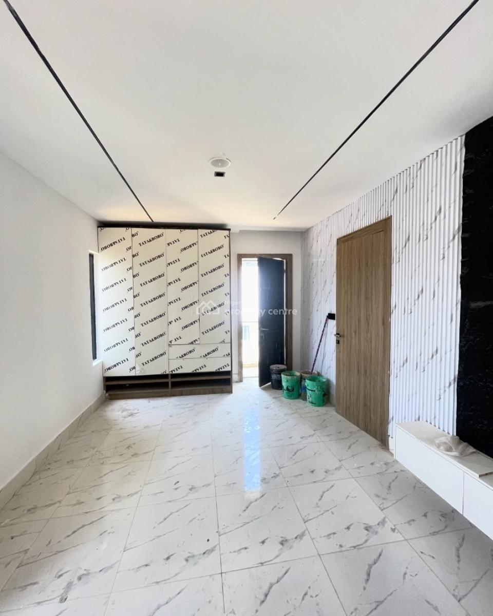 Lovely 2 Bedroom Apartment with Gym, Lekki Phase 1, Lekki Phase 1, Lekki, Lagos, Block of Flats for Sale