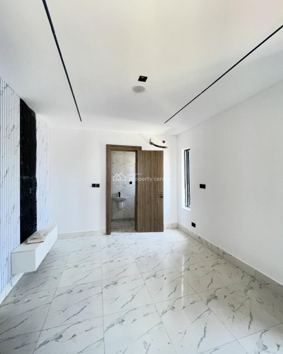 Lovely 2 Bedroom Apartment with Gym, Lekki Phase 1, Lekki Phase 1, Lekki, Lagos, Block of Flats for Sale