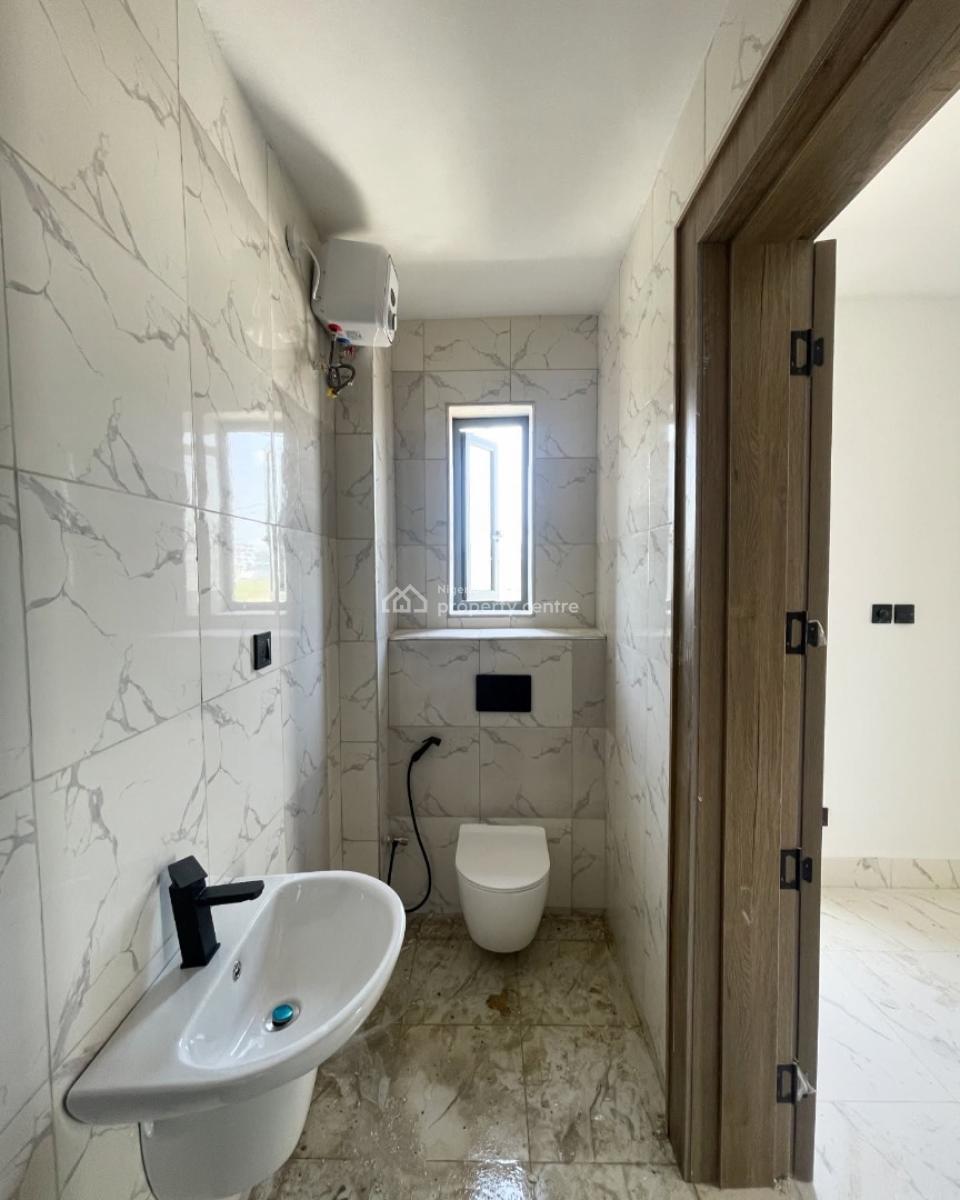 Lovely 2 Bedroom Apartment with Gym, Lekki Phase 1, Lekki Phase 1, Lekki, Lagos, Block of Flats for Sale