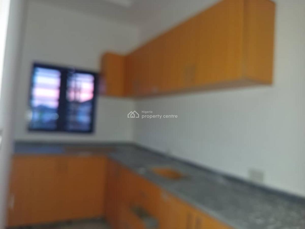 Luxury 2 Bedroom Flat, Off Mobil Road, Maroko Orile Ajah, Ajah, Lagos, Flat / Apartment for Rent