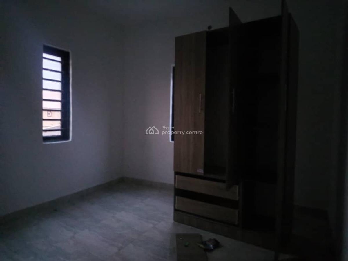 Luxury 2 Bedroom Flat, Off Mobil Road, Maroko Orile Ajah, Ajah, Lagos, Flat / Apartment for Rent