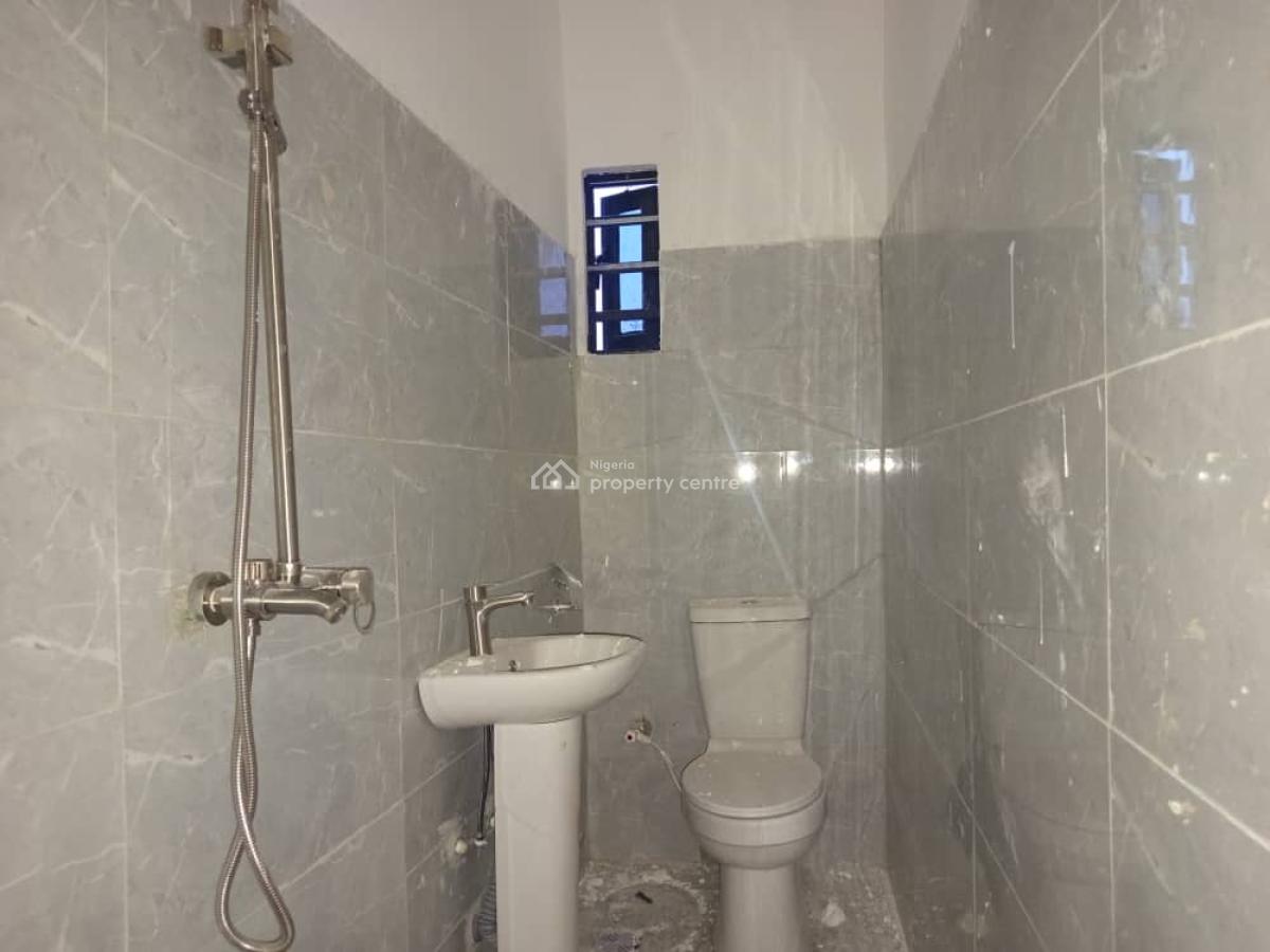 Luxury 2 Bedroom Flat, Off Mobil Road, Maroko Orile Ajah, Ajah, Lagos, Flat / Apartment for Rent