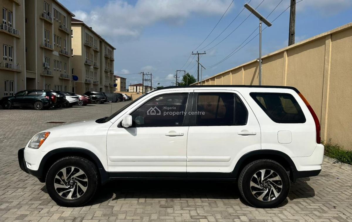 Super Clean Honda C..r.v. 2004 Model, Chevron.., Lekki, Lagos, Commercial Property for Sale