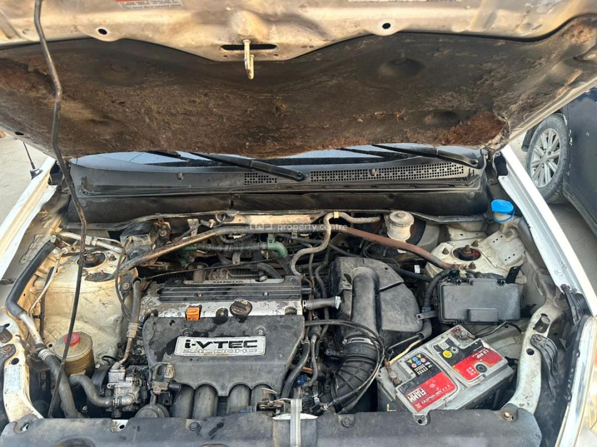 Super Clean Honda C..r.v. 2004 Model, Chevron.., Lekki, Lagos, Commercial Property for Sale