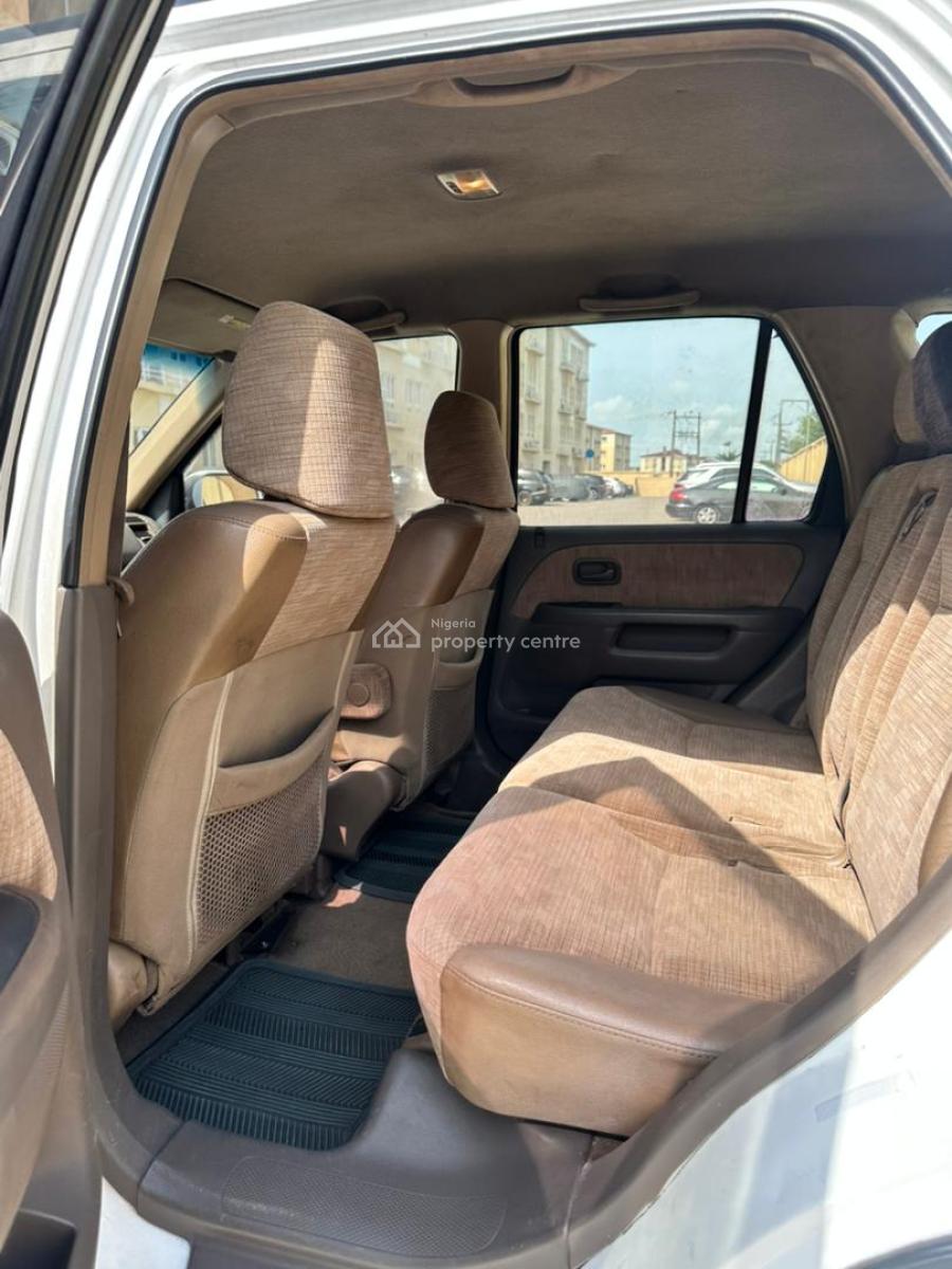 Super Clean Honda C..r.v. 2004 Model, Chevron.., Lekki, Lagos, Commercial Property for Sale