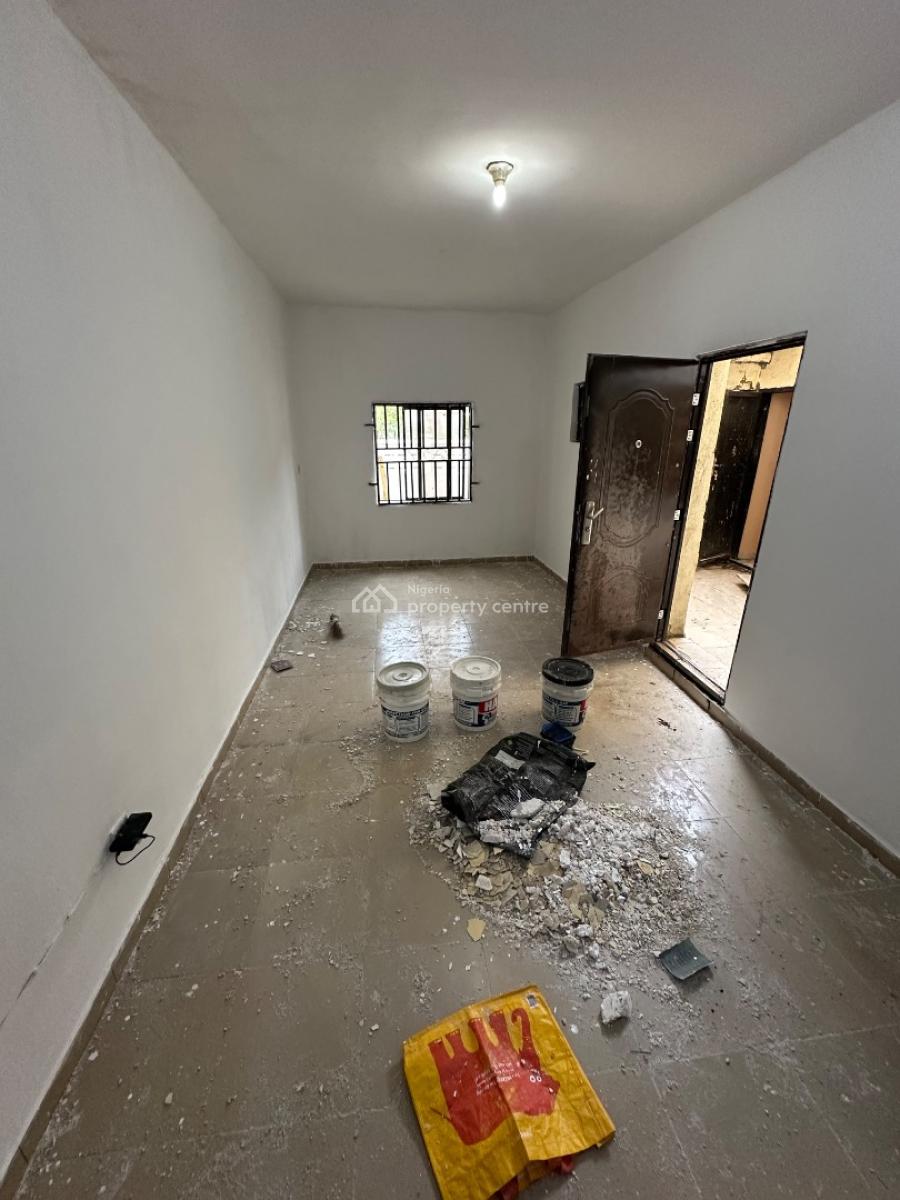 a Mini One Bedroom Apartment in a Decent Neighborhood, 3rd Avenue Main Gwarinpa, Gwarinpa, Abuja, Mini Flat (room and Parlour) for Rent