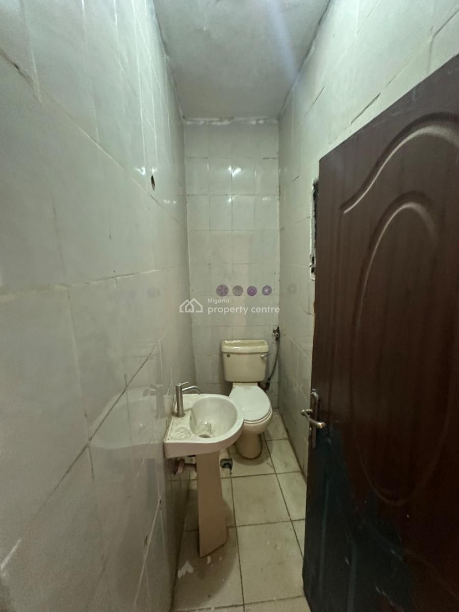 a Very Spacious Room Self Contain Apartment in a Decent Environment, 3rd Avenue Main Gwarinpa, Gwarinpa, Abuja, Self Contain (single Rooms) for Rent