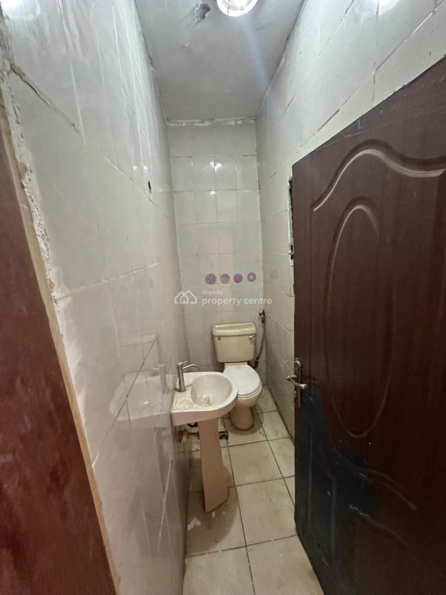 a Very Spacious Room Self Contain Apartment in a Decent Environment, 3rd Avenue Main Gwarinpa, Gwarinpa, Abuja, Self Contain (single Rooms) for Rent