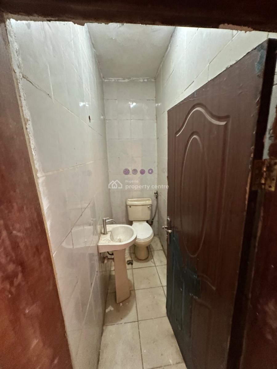 a Very Spacious Room Self Contain Apartment in a Decent Environment, 3rd Avenue Main Gwarinpa, Gwarinpa, Abuja, Self Contain (single Rooms) for Rent