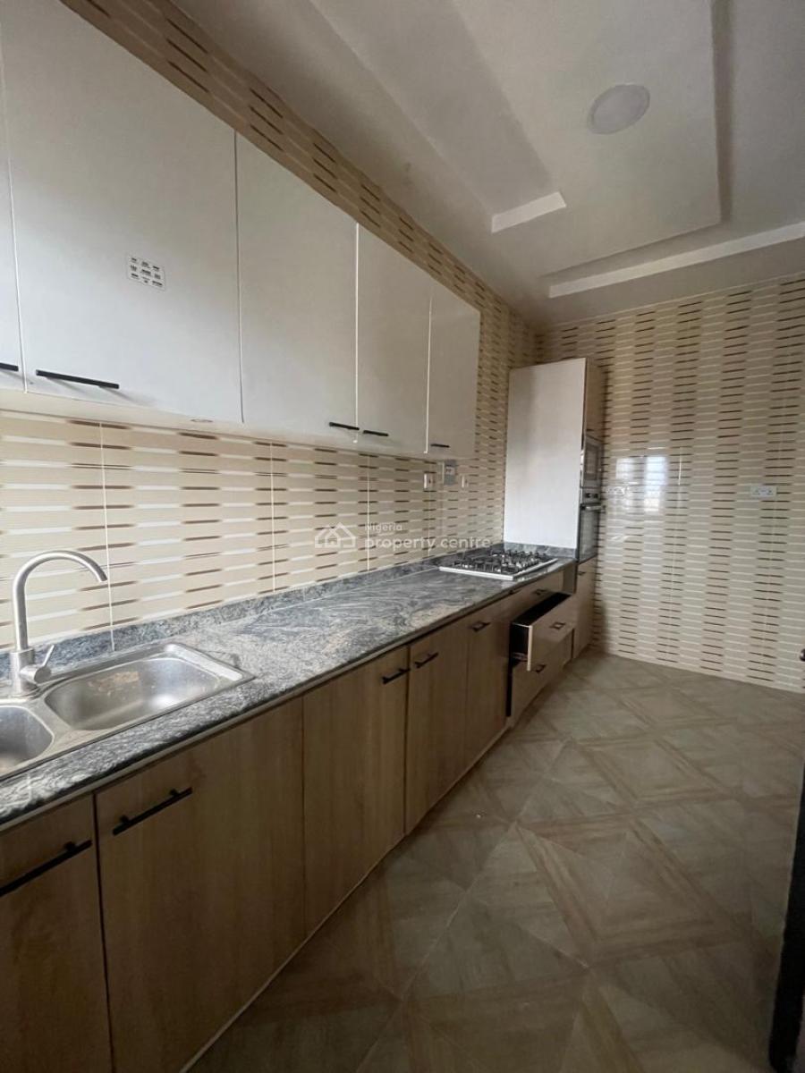 Distressed 2 Bedroom Apartment Upstairs, Ikate, Lekki, Lagos, Block of Flats for Sale