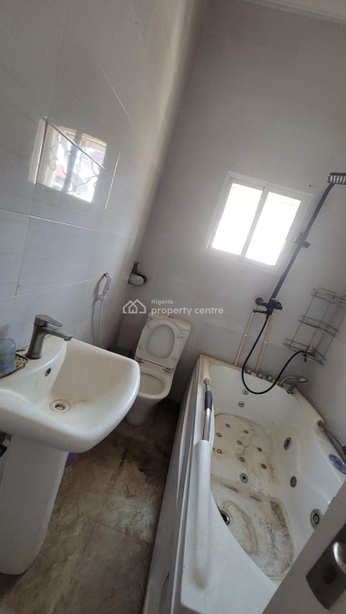 Spacious Four (4) Bedrooms Penthouse Duplex and Two(2) Rooms Bq, Cluster 5, River Park Estate Airport Road, Lugbe District, Abuja, Detached Duplex for Rent