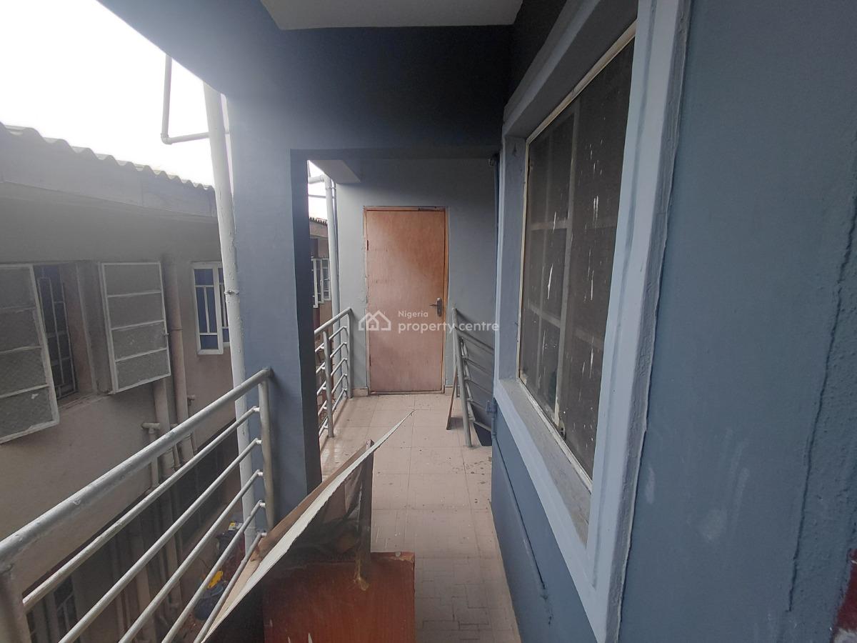 Elegant 3bedroom in The Heart of Alapere, Bakare Street, Alapere, Ketu, Lagos, Flat / Apartment for Rent