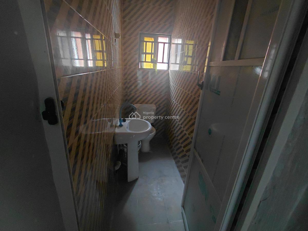 Elegant 3bedroom in The Heart of Alapere, Bakare Street, Alapere, Ketu, Lagos, Flat / Apartment for Rent