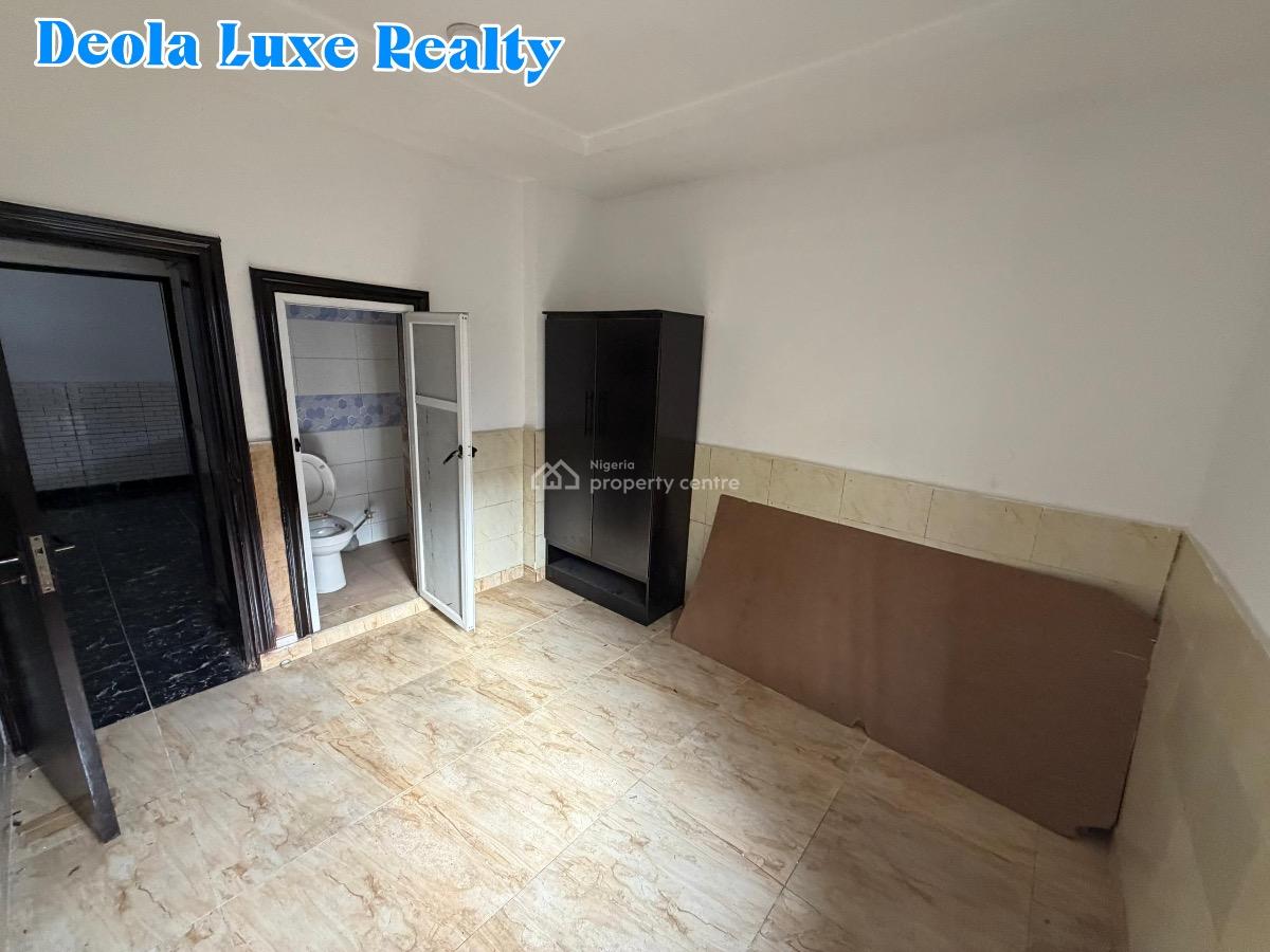 a Well Maintained 3 Bedrooms Serviced Apartment, Off Admiralty Way, Lekki Phase 1, Lekki, Lagos, Flat / Apartment for Rent