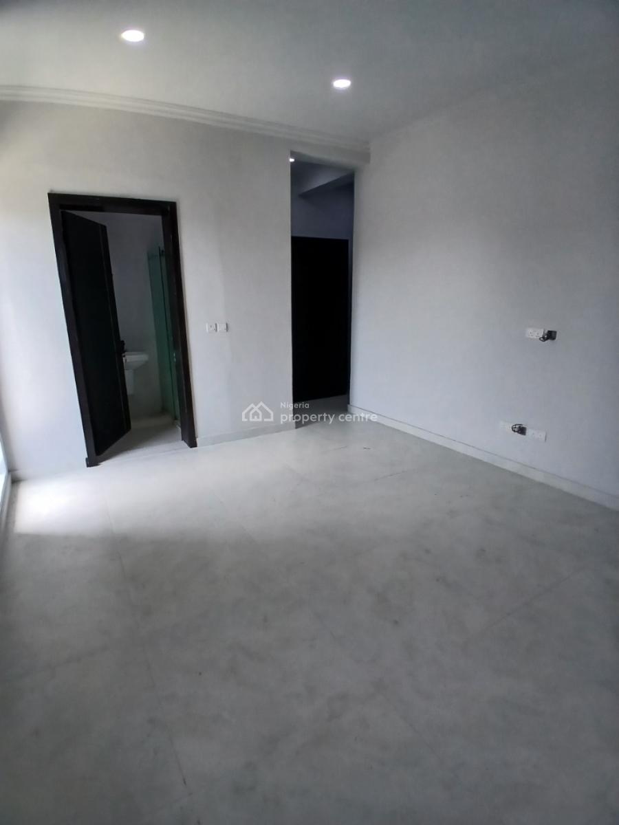 Serviced with 24/7 Power Supply 2 Bedroom En-suite Flat with an Open F, Ikate, Lekki, Lagos, Flat / Apartment for Rent