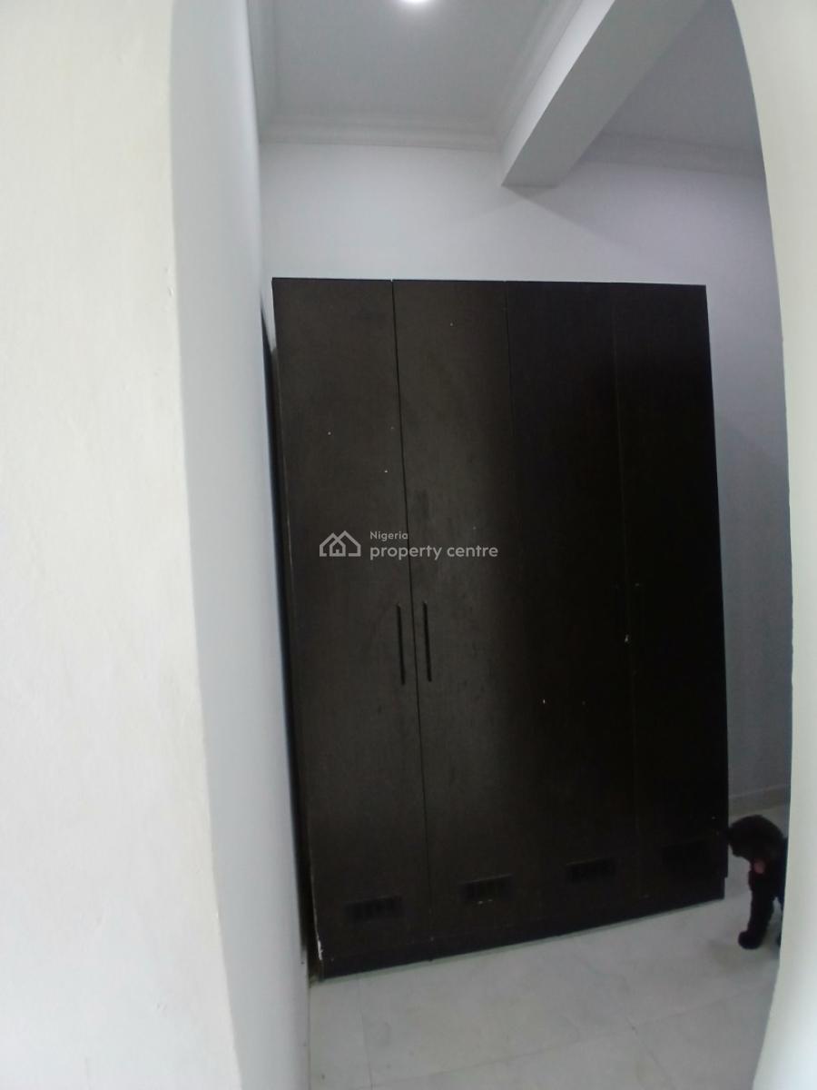 Serviced with 24/7 Power Supply 2 Bedroom En-suite Flat with an Open F, Ikate, Lekki, Lagos, Flat / Apartment for Rent