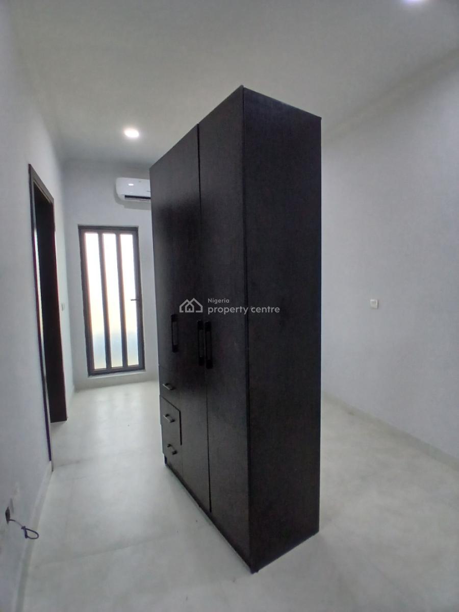 Serviced with 24/7 Power Supply 2 Bedroom En-suite Flat with an Open F, Ikate, Lekki, Lagos, Flat / Apartment for Rent