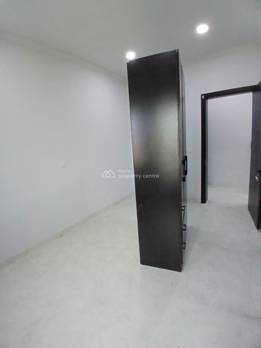 Serviced with 24/7 Power Supply 2 Bedroom En-suite Flat with an Open F, Ikate, Lekki, Lagos, Flat / Apartment for Rent
