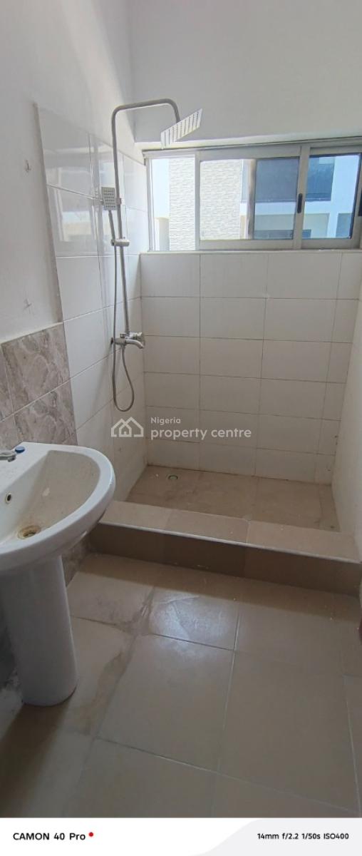 Beautiful 4 Bedroom Duplex with Bq, By Pinnacle Filling Station, Lekki Phase 1, Lekki, Lagos, Terraced Duplex for Rent