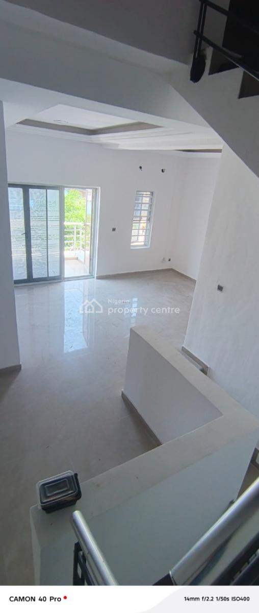 Beautiful 4 Bedroom Duplex with Bq, By Pinnacle Filling Station, Lekki Phase 1, Lekki, Lagos, Terraced Duplex for Rent