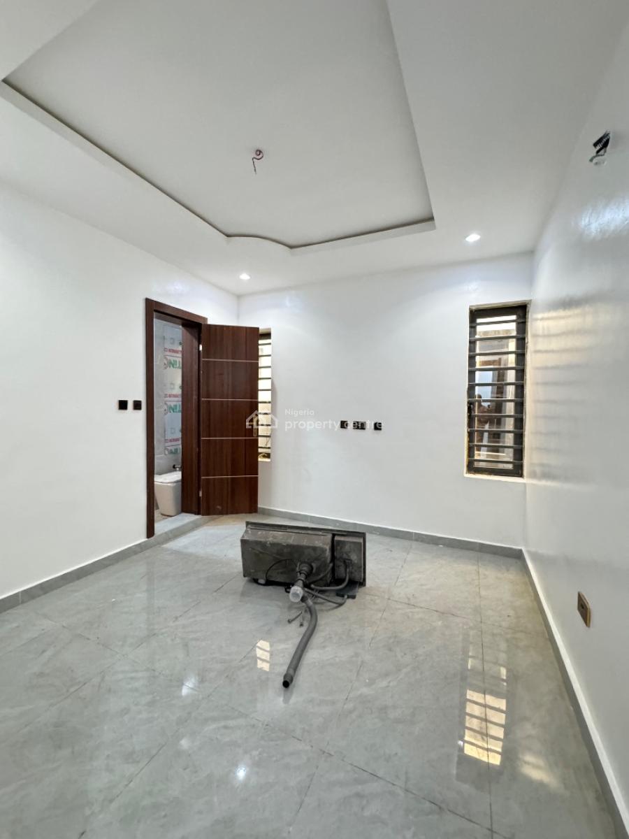 Beautiful Studio & 2 Bedroom Apartment in a Good Neighborhood., Off Nnobi Right, Ikate, Surulere, Lagos, Block of Flats for Sale