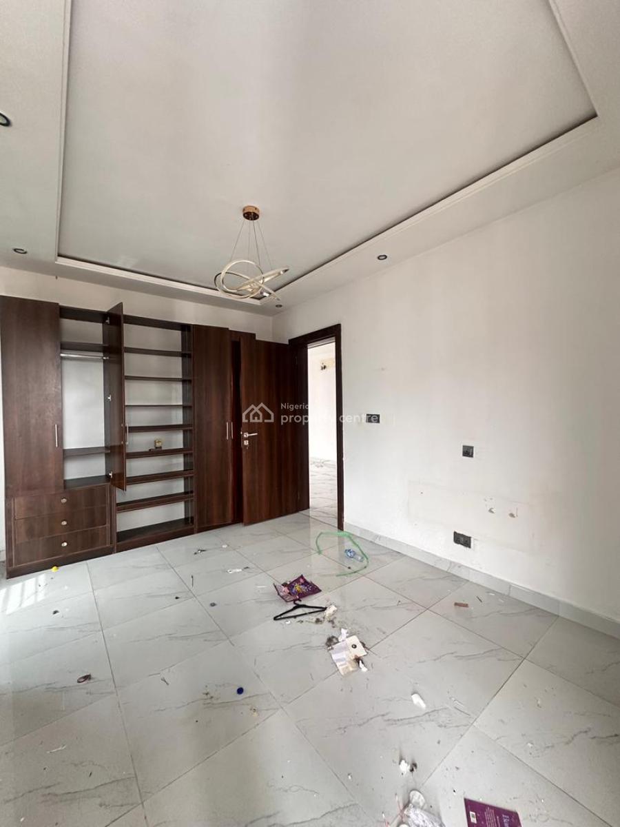 2 Bedroom Apartment Available!!! ( 3rd Floor ), Ologolo, Lekki, Lagos, Flat / Apartment for Rent