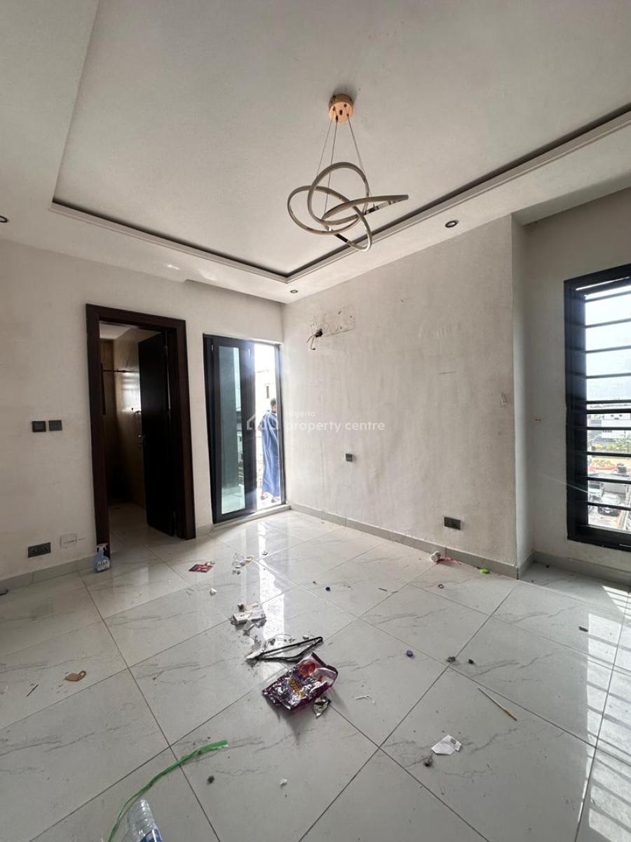2 Bedroom Apartment Available!!! ( 3rd Floor ), Ologolo, Lekki, Lagos, Flat / Apartment for Rent