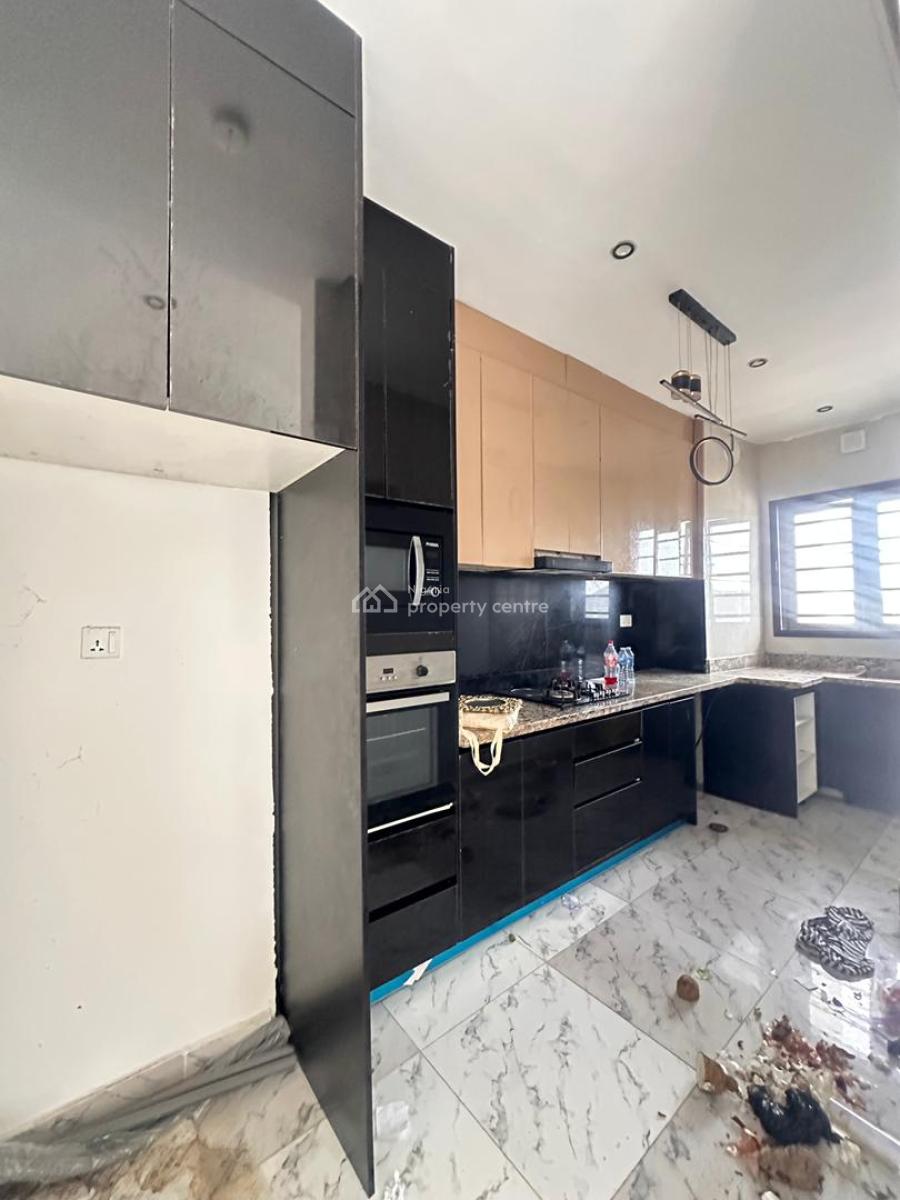 2 Bedroom Apartment Available!!! ( 3rd Floor ), Ologolo, Lekki, Lagos, Flat / Apartment for Rent