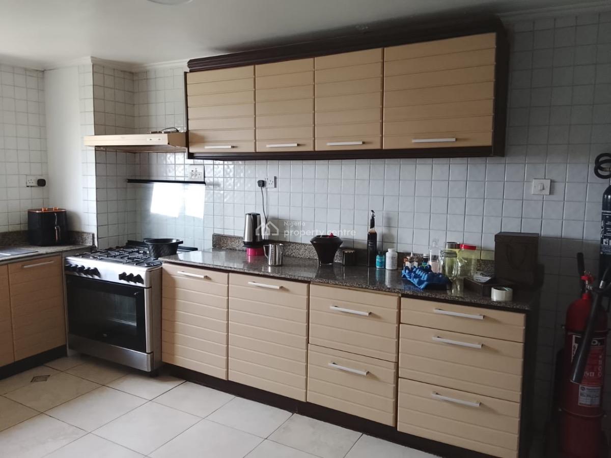 Decent 3 Bedroom Apartments with a Room Bq, Old Ikoyi, Ikoyi, Lagos, Flat / Apartment for Rent