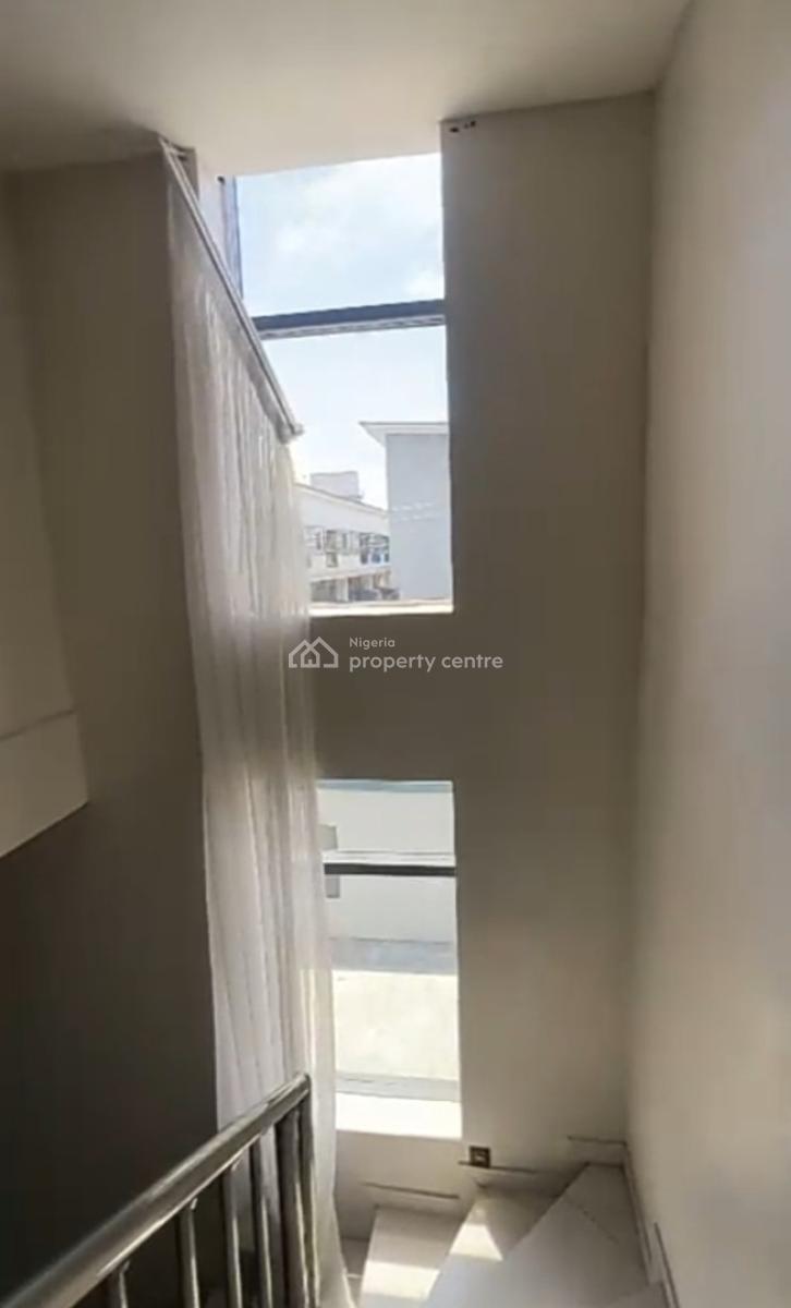Masters Bedroom Inside a Shared Townhome{ Video }, Mavila Homes Estate Orchid Road, Lekki, Lagos, Detached Duplex for Rent