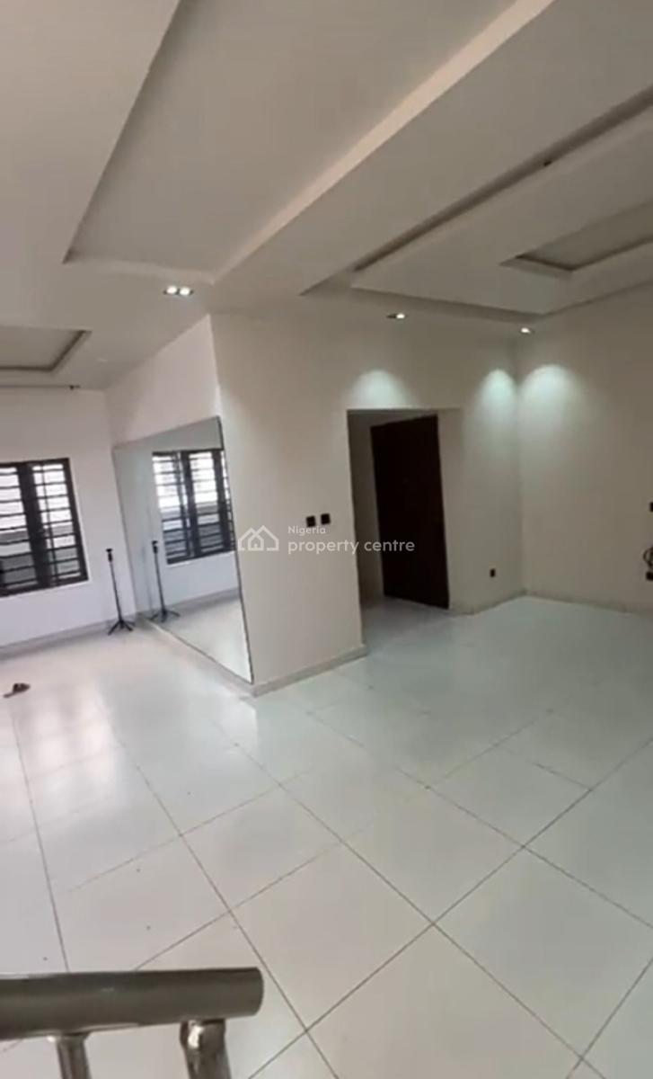 Masters Bedroom Inside a Shared Townhome{ Video }, Mavila Homes Estate Orchid Road, Lekki, Lagos, Detached Duplex for Rent