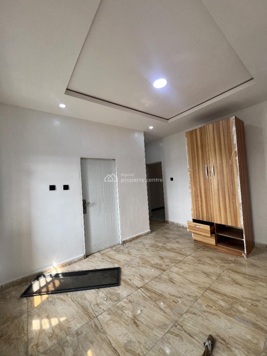 a Well Built 2bedroom Flat, Pepperoni Abraham Adesunya Ajah, Lekki Phase 2, Lekki, Lagos, Flat / Apartment for Rent