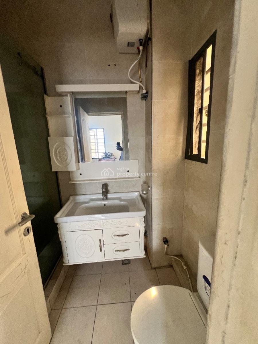 a Well Built 2bedroom Flat, Pepperoni Abraham Adesunya Ajah, Lekki Phase 2, Lekki, Lagos, Flat / Apartment for Rent
