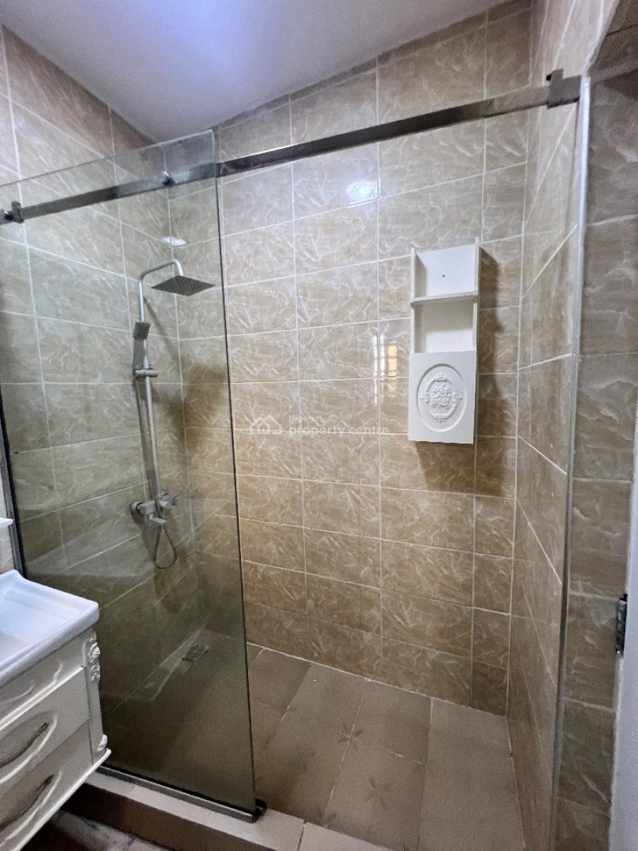 a Well Built 2bedroom Flat, Pepperoni Abraham Adesunya Ajah, Lekki Phase 2, Lekki, Lagos, Flat / Apartment for Rent