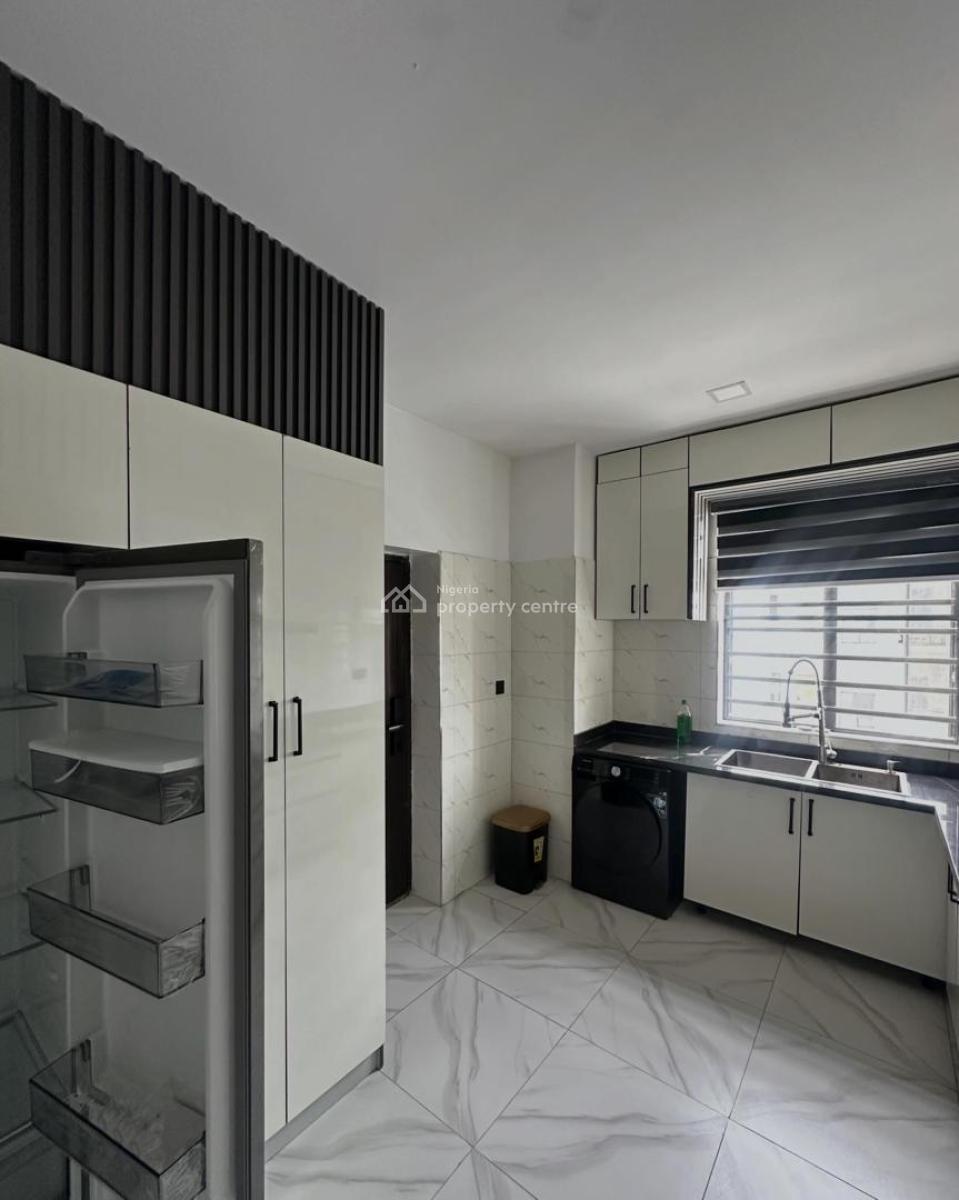 Semi Furnished 2 Bedroom Apartment Available, Lekki Phase 1, Lekki, Lagos, Flat / Apartment for Rent