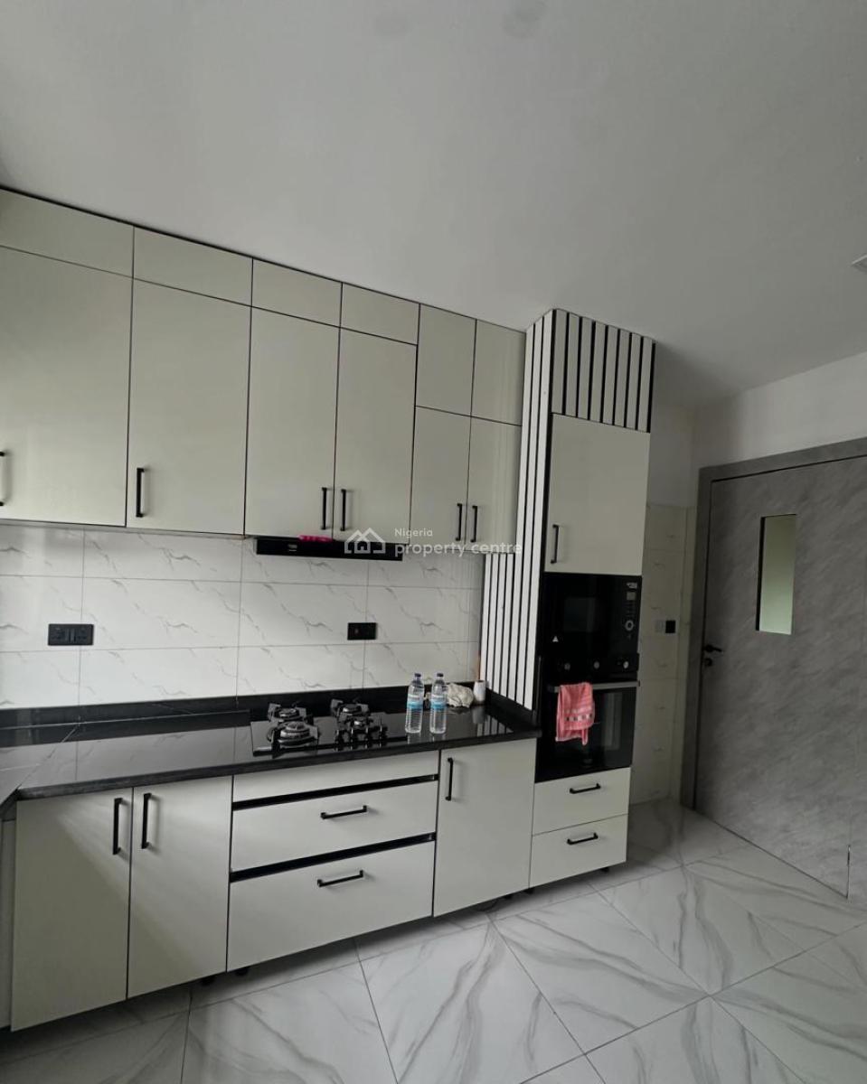 Semi Furnished 2 Bedroom Apartment Available, Lekki Phase 1, Lekki, Lagos, Flat / Apartment for Rent