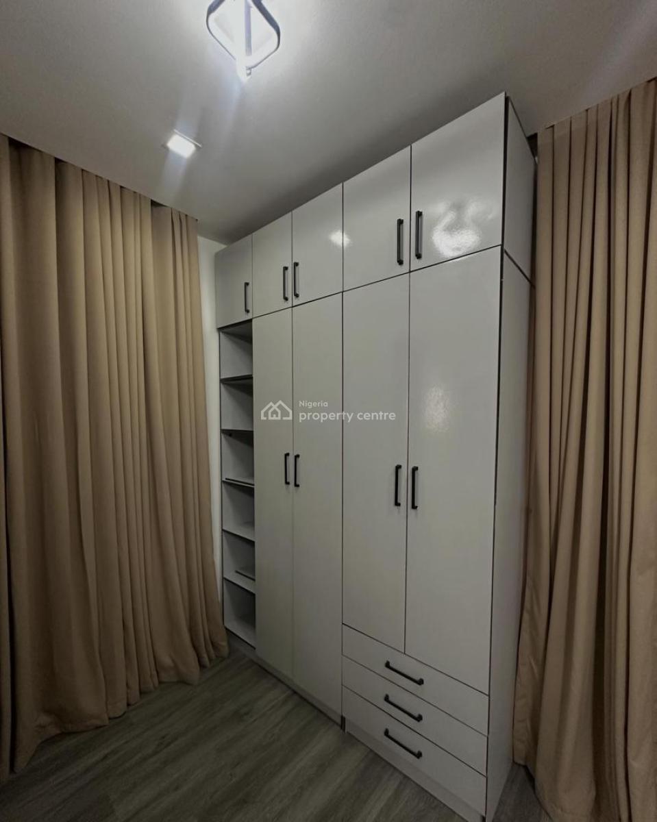 Semi Furnished 2 Bedroom Apartment Available, Lekki Phase 1, Lekki, Lagos, Flat / Apartment for Rent